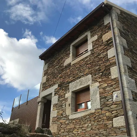 Refugio Dos Macedos بيت خشبي *