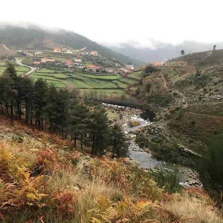 بيت خشبي Refugio Dos Macedos *